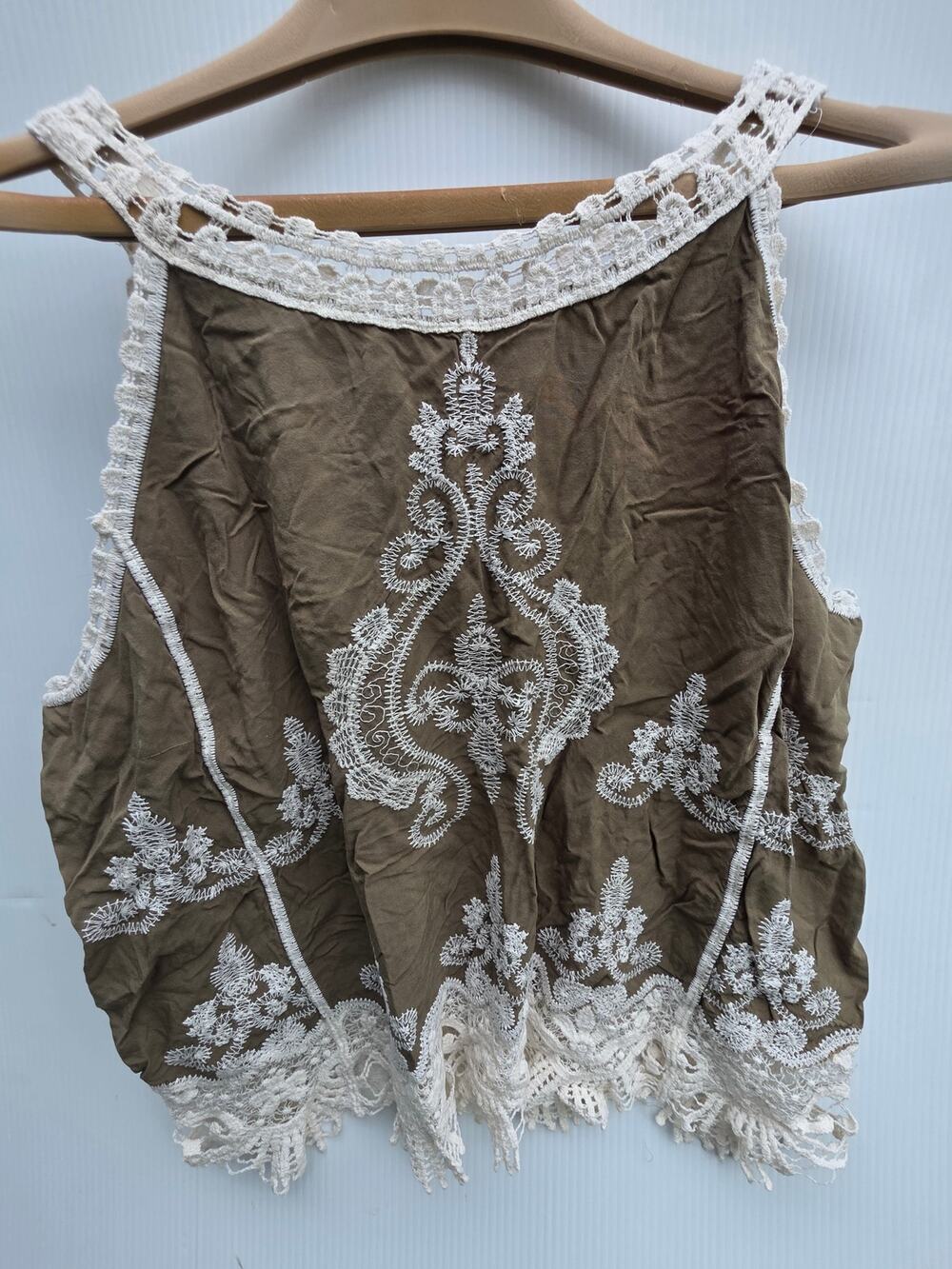 Ultra Pink Olive Green Embroidered Crochet Hem Crop Tank Top Size Large boho